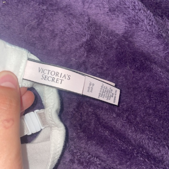 White Victoria Secret Bra - Picture 3 of 3